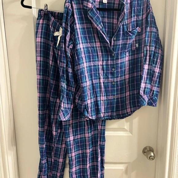 victoria’s secret Long sleeve pajamas - Picture 2 of 7